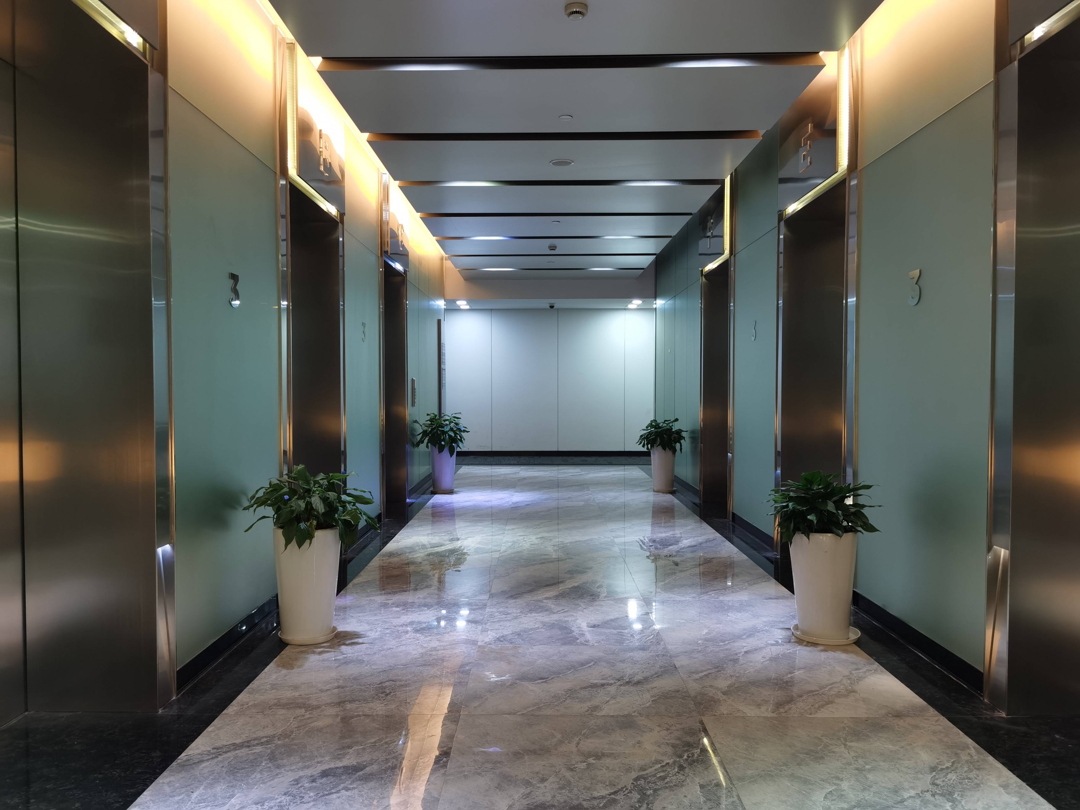 龙华上海绿地中心一期276平米写字楼出租