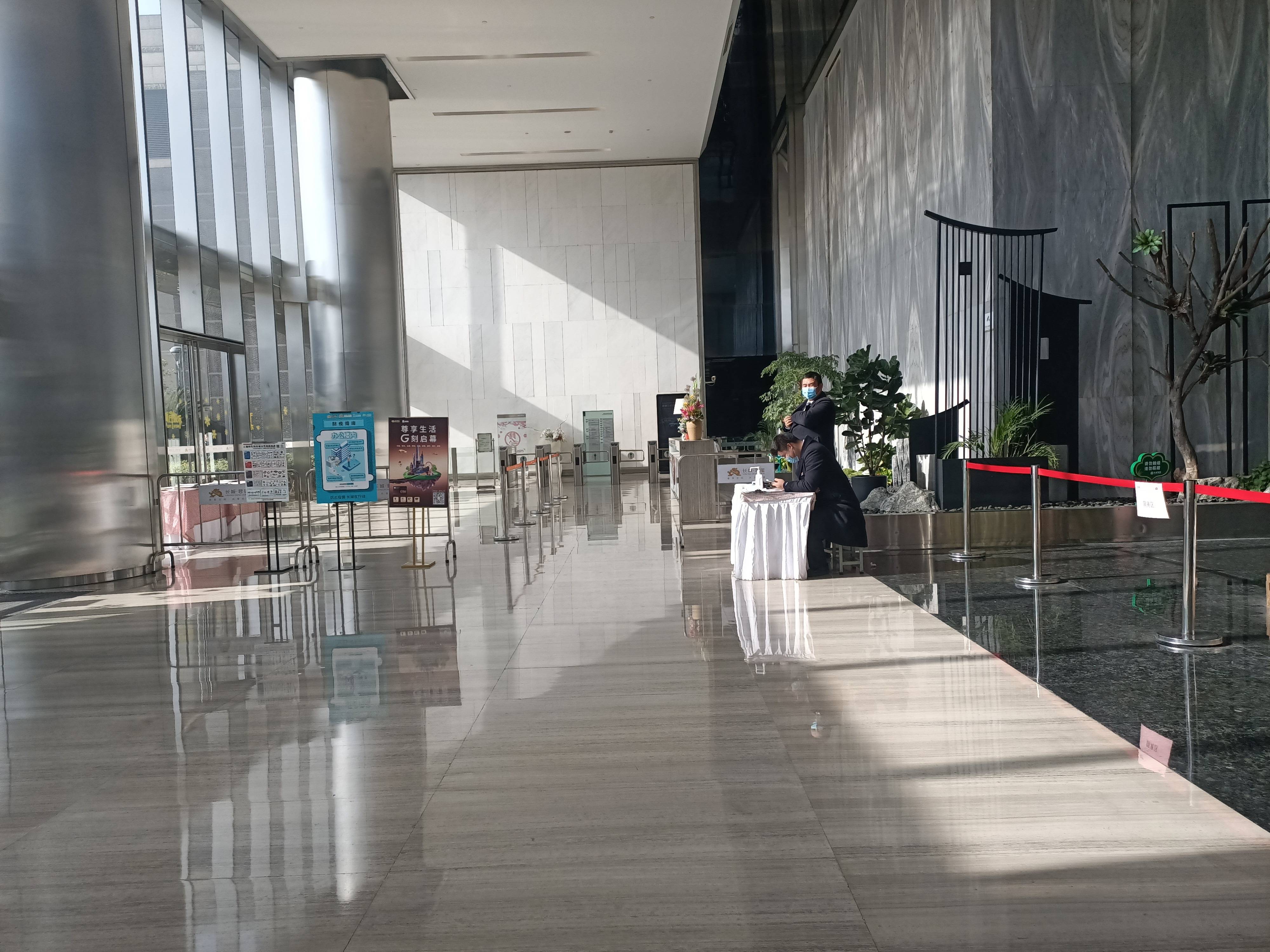 龙华上海绿地中心一期276平米写字楼出租